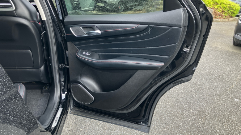 MG Hs 1.5 T-GDI Exclusive 5dr DCT Petrol Hatchback